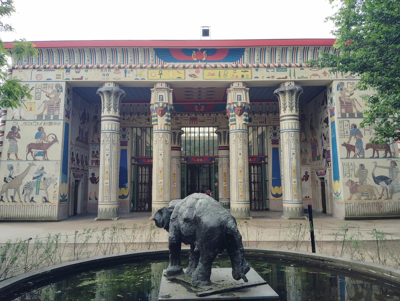 ベルギーアントワープ動物園のアジアゾウ舎