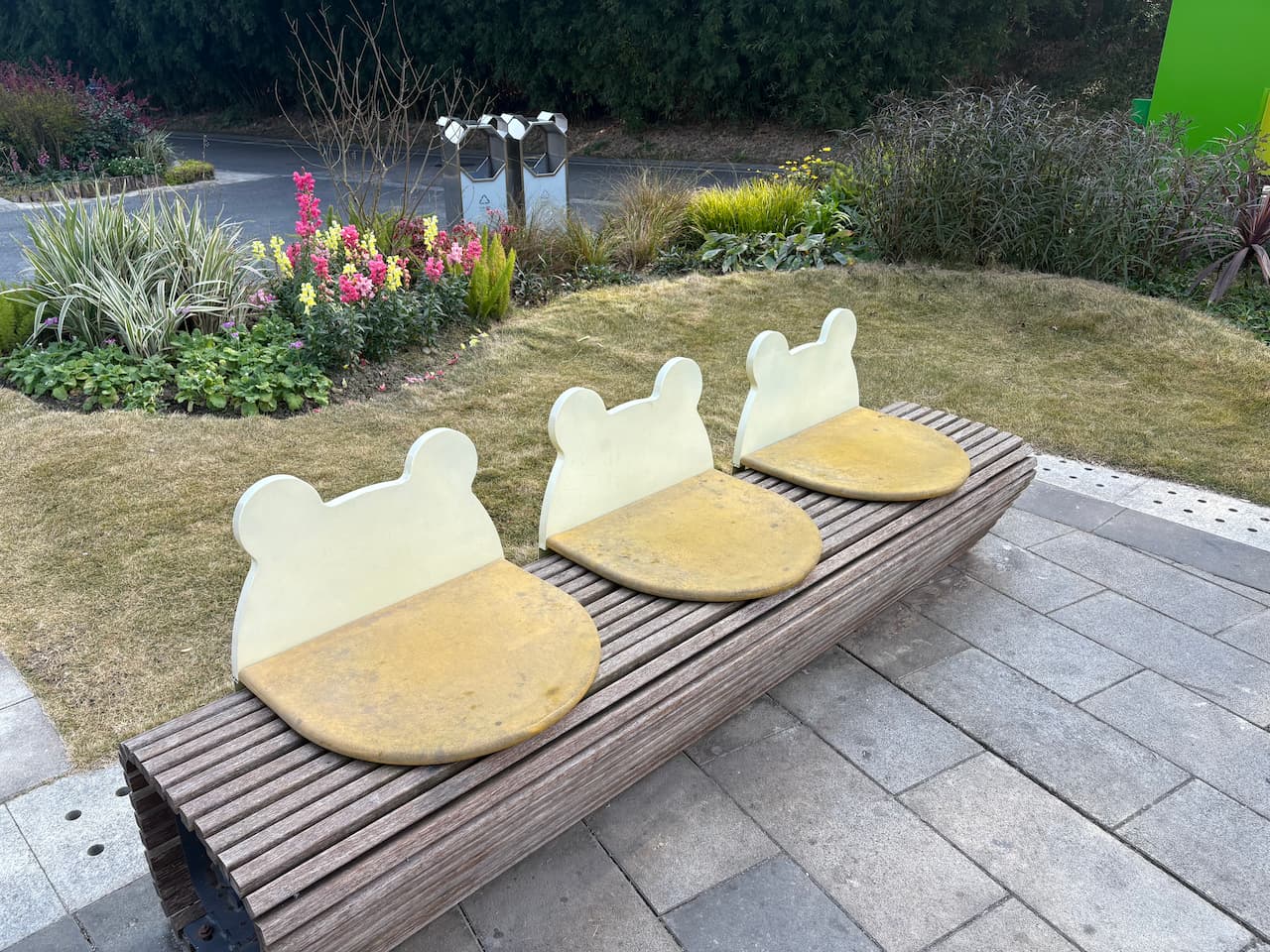 China_Chengdu Research Base of Giant Panda Breeding_panda_bench